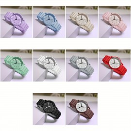 Vibrant Macaroon Quartz Timepiece - Round Analog Watch with Casual Pointer, Soft Silicone Strap, Fashionable Design for Daily Use, Perfect for Women