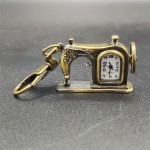 Vintage Bronze Sewing Machine Shaped Pocket Watch Keychain - Quartz Movement, Novelty Design, Creative Gift for Nurses, Bag Accessories, Pendant, Car Keychain, Unique Present